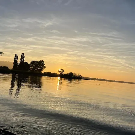 Ruhige Schoene 2-zimmer דירה הוכסט