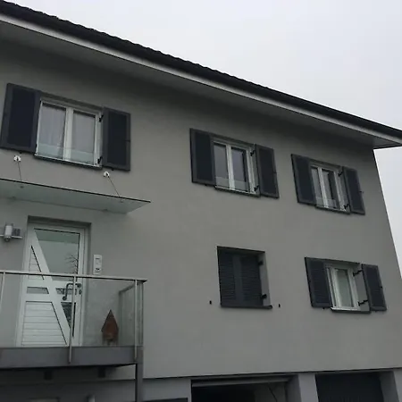 Ruhige Schoene 2-zimmer Apartament *